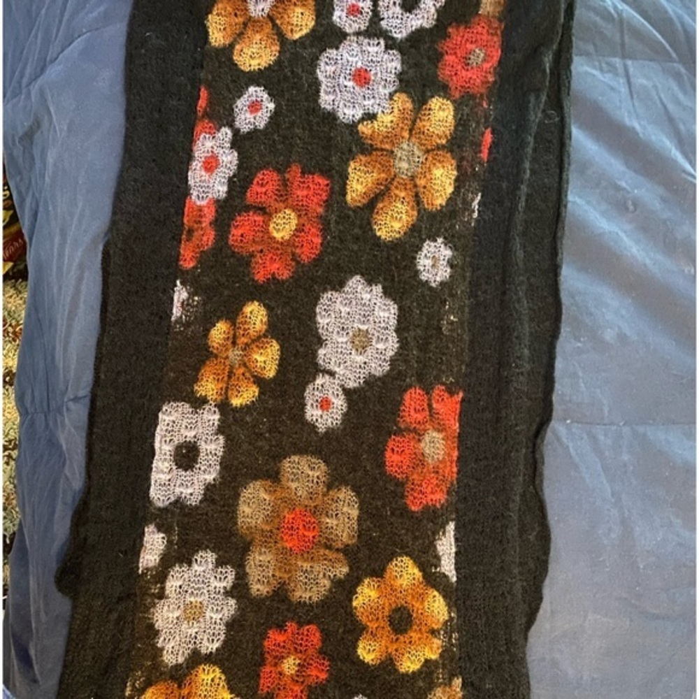 Soft Floral Knit Scarf